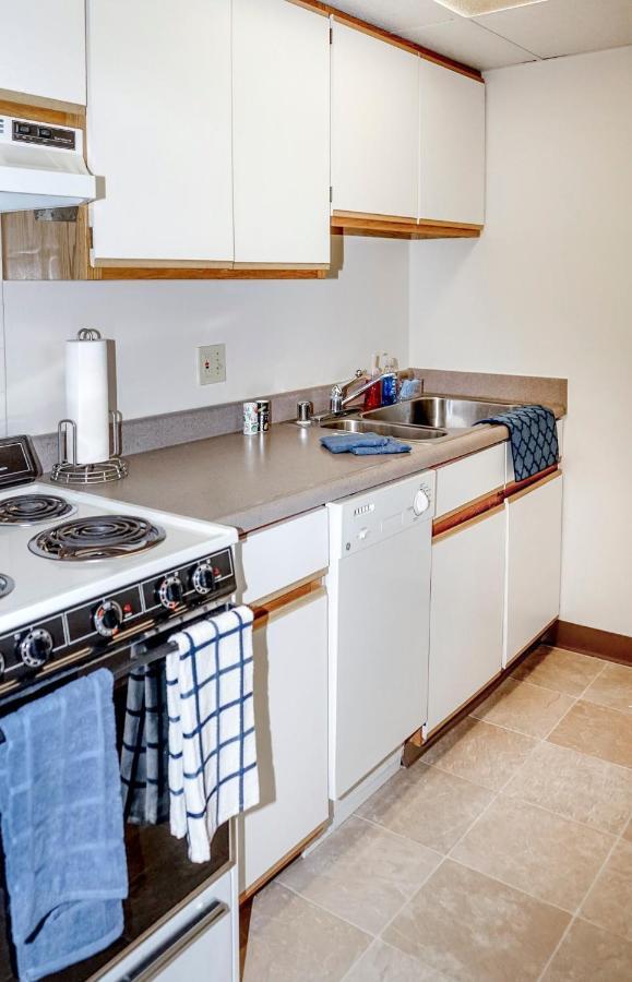 Short Term Rentals At The Park At Trowbridge Senior Community Southfield Zewnętrze zdjęcie